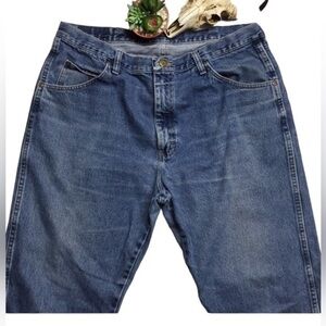 Vintage Men’s regular fit Wrangler shrunken cotton jeans 38 x 32 red tag‎